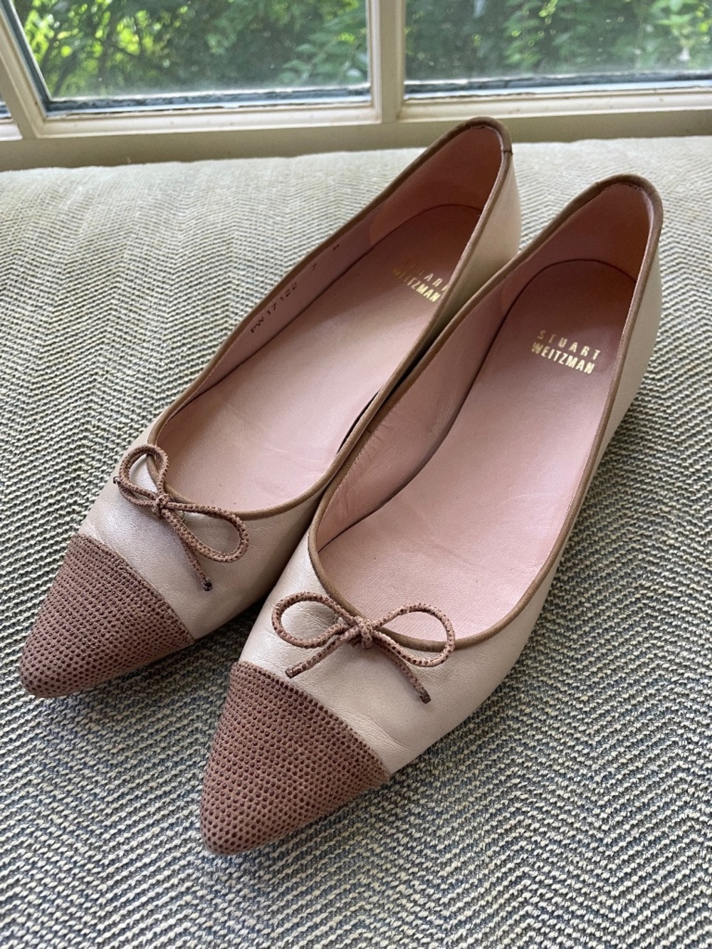 $395 Stuart Weitzman “Ginger” Arabella Pointed Toe Ballet Flats Size7
